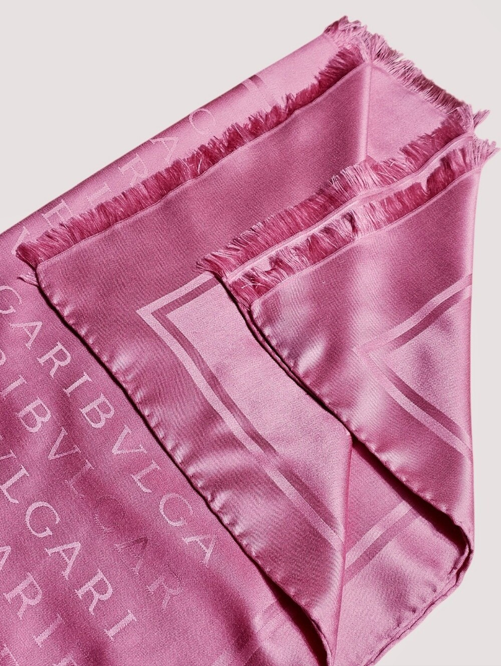 BVLGARI LOGOMANIA STOLE - Picture 3 of 16